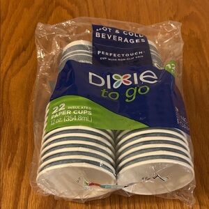 Dixie To Go Insulated Paper Cups - Hot & Cold Beverage - non slip grip 22 count
